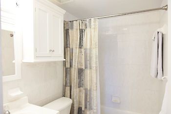 Colindale Apartments Williams Town Extérieur photo